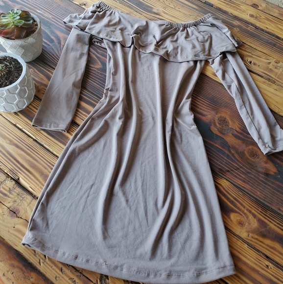 Off the shoulder dress - Picture 1 of 2